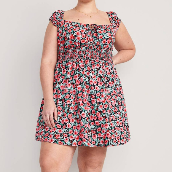 Old Navy Dresses & Skirts - NWT Old Navy Pink Smocked Waist Floral Short Sleeve Mini Dress Plus Size 2X